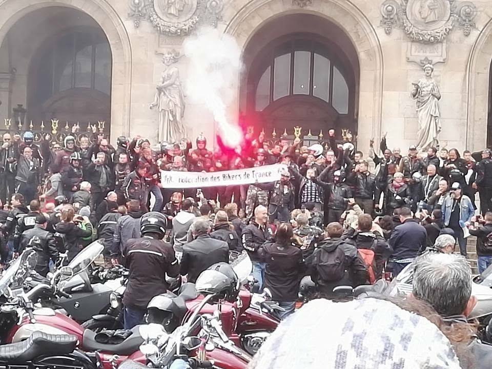 Bikers de la FBF devant l'Opéra